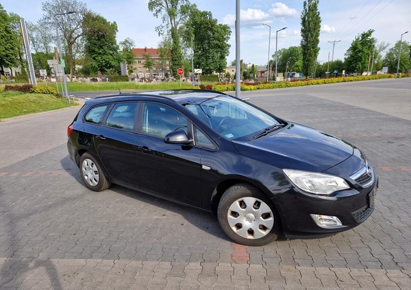 Opel Astra cena 27000 przebieg: 211025, rok produkcji 2012 z Pyskowice małe 466